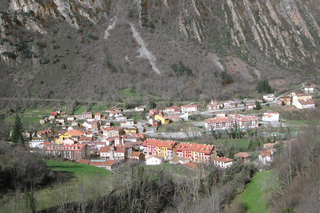 Hotel Castillo Del Alba Пола-де-Сомьедо Экстерьер фото